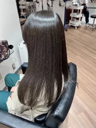 ロング 中高下 由真のヘアスタイル