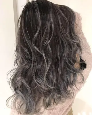 ロング カラー ブリーチ 透明感HIDEのヘアスタイル