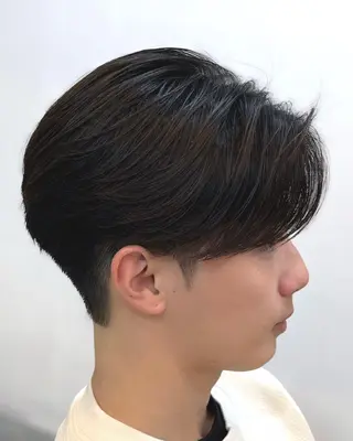 ショート パーマ メンズ 井ノ本 成海 / カラー/縮毛矯正のヘアスタイル