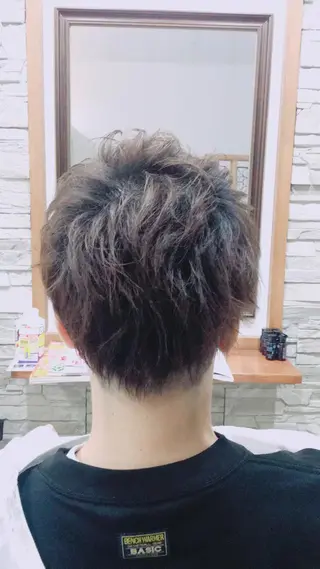 ショート カラー メンズ 山岡 秀規のヘアスタイル