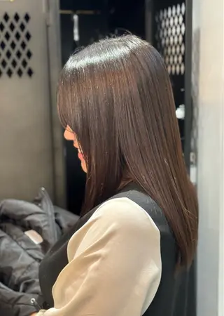 セミロング サカシタ アヤカのヘアスタイル