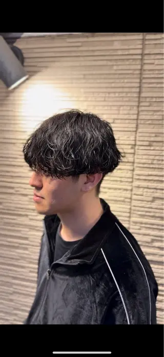 ショート パーマ メンズ 松田 かのあのヘアスタイル