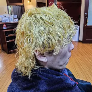 メンズ 特殊パーマ 片山恭兵のヘアスタイル