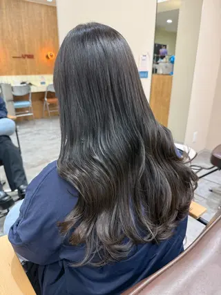 ロング カラー 山口 桃果のヘアスタイル