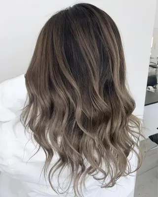 セミロング 山田 絵里菜のヘアスタイル