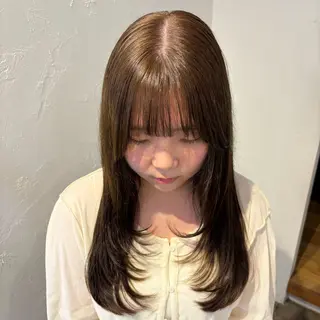 ロング カラー mina / 透明感ベージュカラーのヘアスタイル