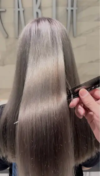 ロング 会田 寧生のヘアスタイル