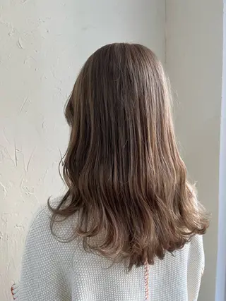 セミロング ハイトーンカラー🩵 耳ツボジュエリー👂のその他イメージ