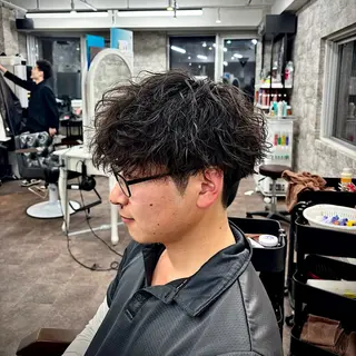 ショート パーマ フェードパーマ 新倉幸之助のヘアスタイル