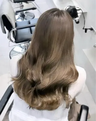 ロング sera 🎀ベージュのヘアスタイル
