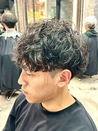 ショート パーマ メンズ 石田 大成のヘアスタイル