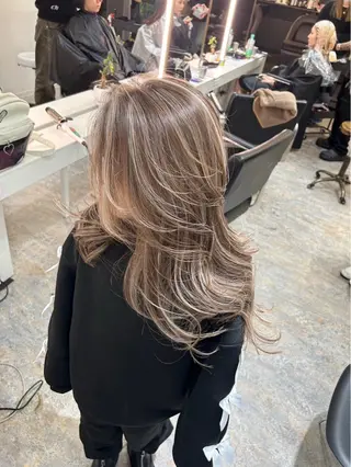 ロング カラー ハイライト白髪ぼかし メンズパーマ渋谷のヘアスタイル