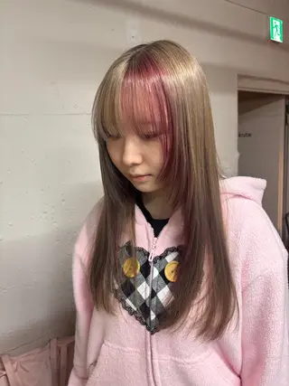 ロング カラー 🩵似合わせカット SEIRA🩵のヘアスタイル