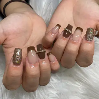 ミディアム ネイル Y. Sのネイルデザイン