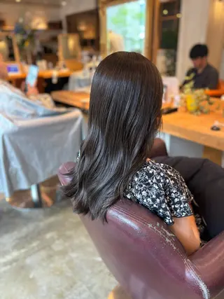 ロング カラー 髪質改善カラー ベージュ🤎YUMEのヘアスタイル
