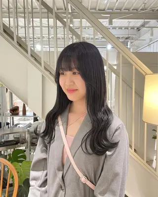ロング カラー 安西 香利奈のヘアスタイル