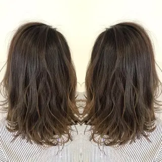 ミディアム カラー Oopsレイヤー 加藤澄都のヘアスタイル