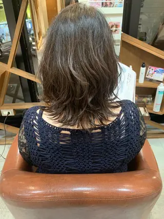 ミディアム 吉田 茉生のヘアスタイル
