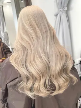 ロング カラー ヘアアレンジ 🎀ハイトーン・艶 カラー HANA🎀のヘアスタイル