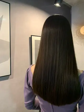 ロング 河上 麻衣/白髪ぼかしのヘアスタイル