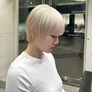 ショート カラー 渋谷ハイトーン pi-(ぴー)のヘアスタイル
