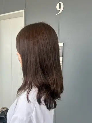 セミロング カラー SiLO Yukinaのヘアスタイル