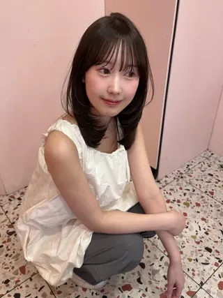 ミディアム カラー 顔周り/透明感カラー REINA𓍯のヘアスタイル
