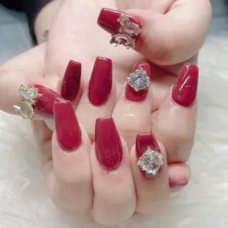 ミディアム ネイル Y. Sのネイルデザイン