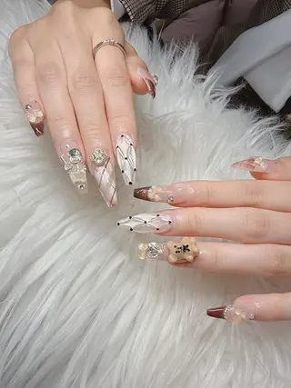 ネイル Lee Nailsのネイルデザイン