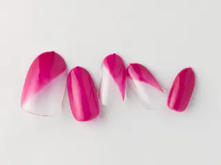 ショート Tiary🤍 Sachikaのネイルデザイン