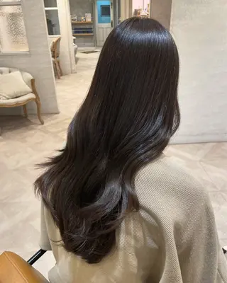 ロング カラー 透明感カラー 🩶🩵🩷AIRIのヘアスタイル