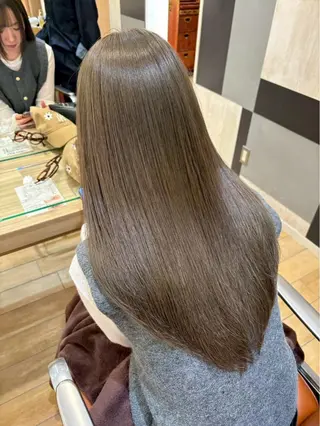 ロング 新宿 愛香のヘアスタイル