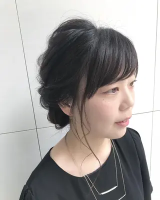 セミロング ヘアアレンジ SUZUKA .のヘアスタイル