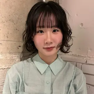 ショート カラー Yui⭐️ 透け感カラーのヘアスタイル