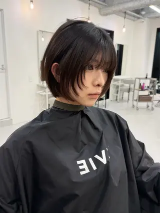 ショート RiA/レイヤーカッ ト/ハッシュカットのヘアスタイル