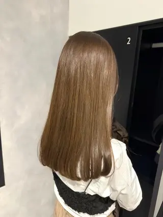 ロング カラー MIA スタイリストのヘアスタイル