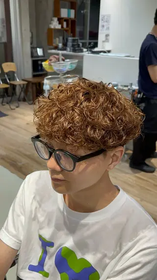 カラー パーマ メンズ fifth原宿 宮部蓮のヘアスタイル