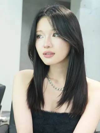 セミロング Airi 韓国y2k ハイレイヤーのヘアスタイル