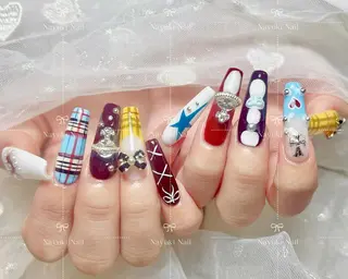 ネイル 🦋 Queenieのネイルデザイン