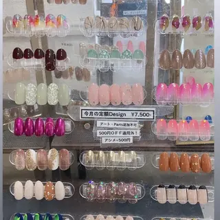 ネイル Legit nail salonのネイルデザイン