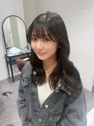 ミディアム トップスタイリスト/ アユミのヘアスタイル