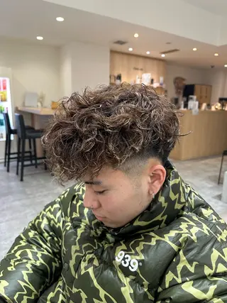 ショート カラー パーマ メンズ ツイスパ/フェード /辻諒哉のヘアスタイル