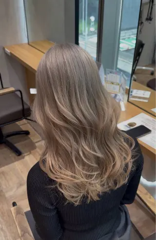 セミロング カラー AVANCE. 玉置日向我のヘアスタイル