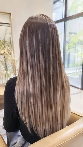ロング カラー 佐伯 りょうのヘアスタイル