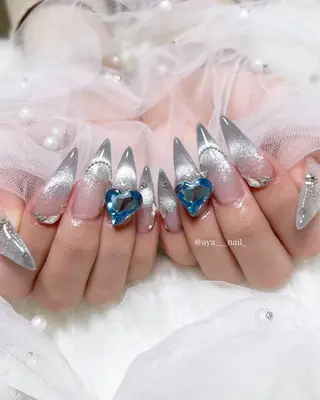 ネイル Roi ayanaのネイルデザイン