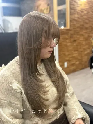 ロング RIEブリーチ& エクステ特化型のヘアスタイル