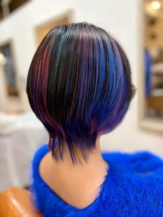 ショート カラー 岡田 里奈のヘアスタイル