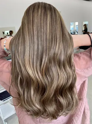 セミロング カラー ブリーチ 透明感HIDEのヘアスタイル