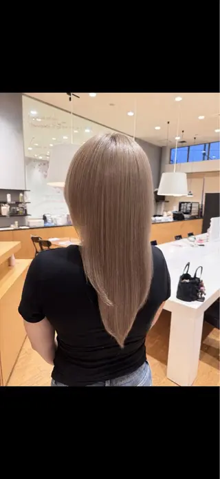 ミディアム カラー 中島 紗來のヘアスタイル
