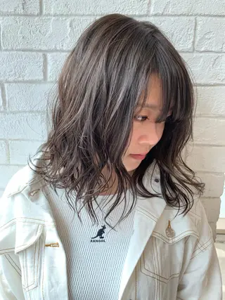 ミディアム カラー 韓国レイヤー×艶髪 ハイトーンRyukiのヘアスタイル